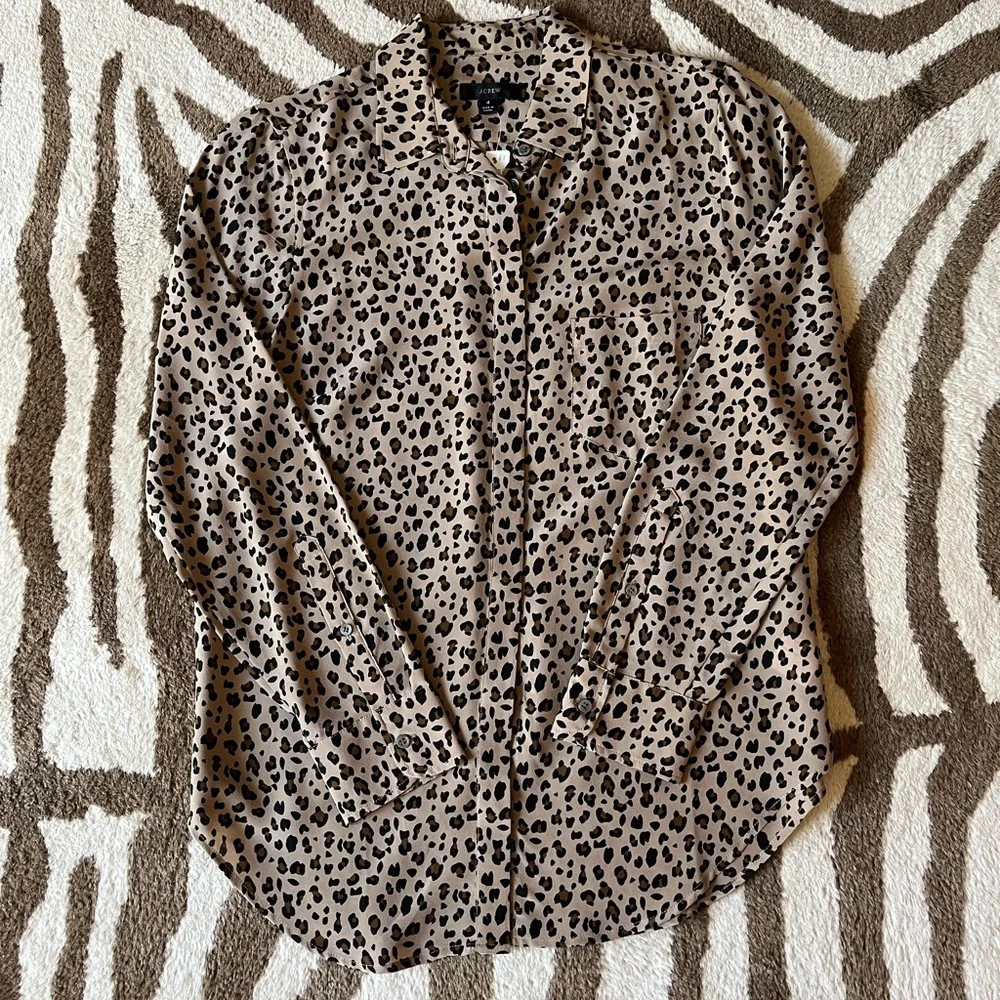 J Crew Silk Button Up Shirt in Leopard 4 - Picture 3 of 8
